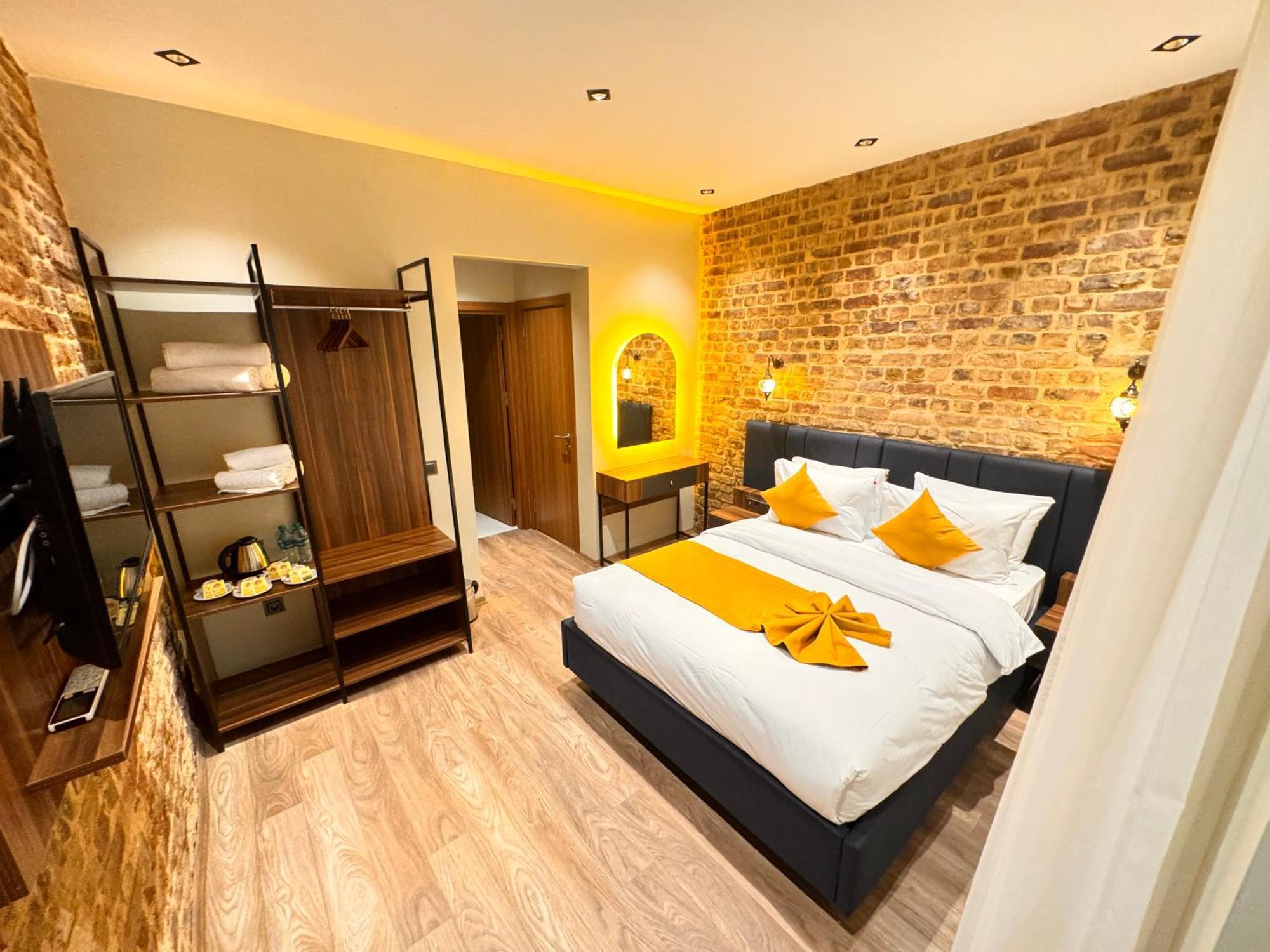 Galata Calm Tale Hotel อิสตันบูล ภายนอก รูปภาพ