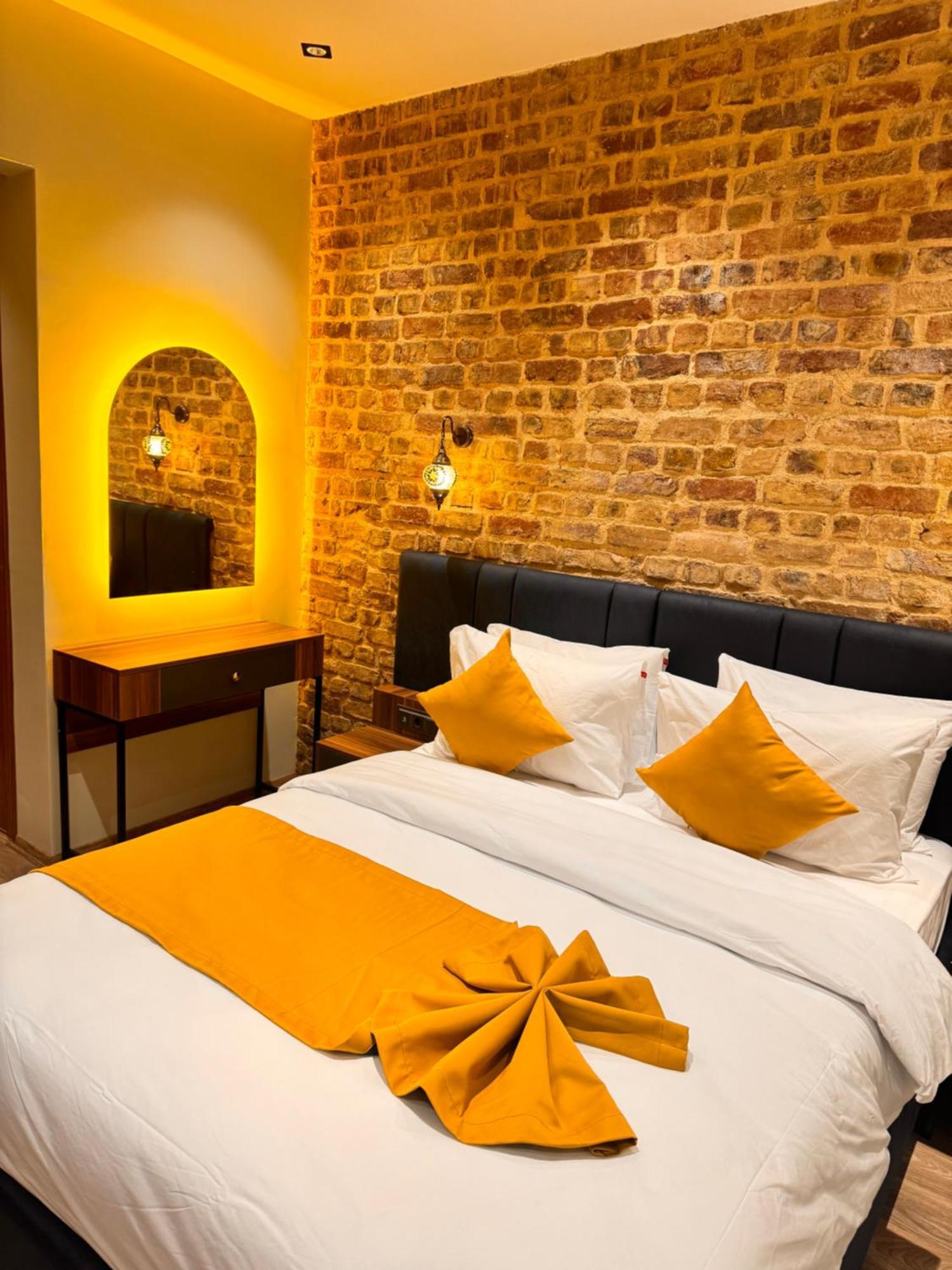 Galata Calm Tale Hotel อิสตันบูล ภายนอก รูปภาพ
