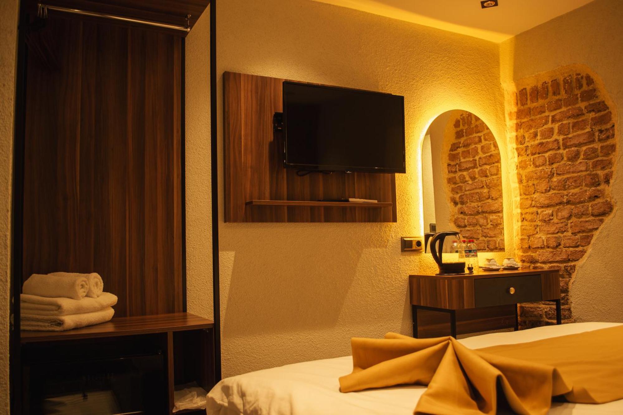 Galata Calm Tale Hotel อิสตันบูล ภายนอก รูปภาพ
