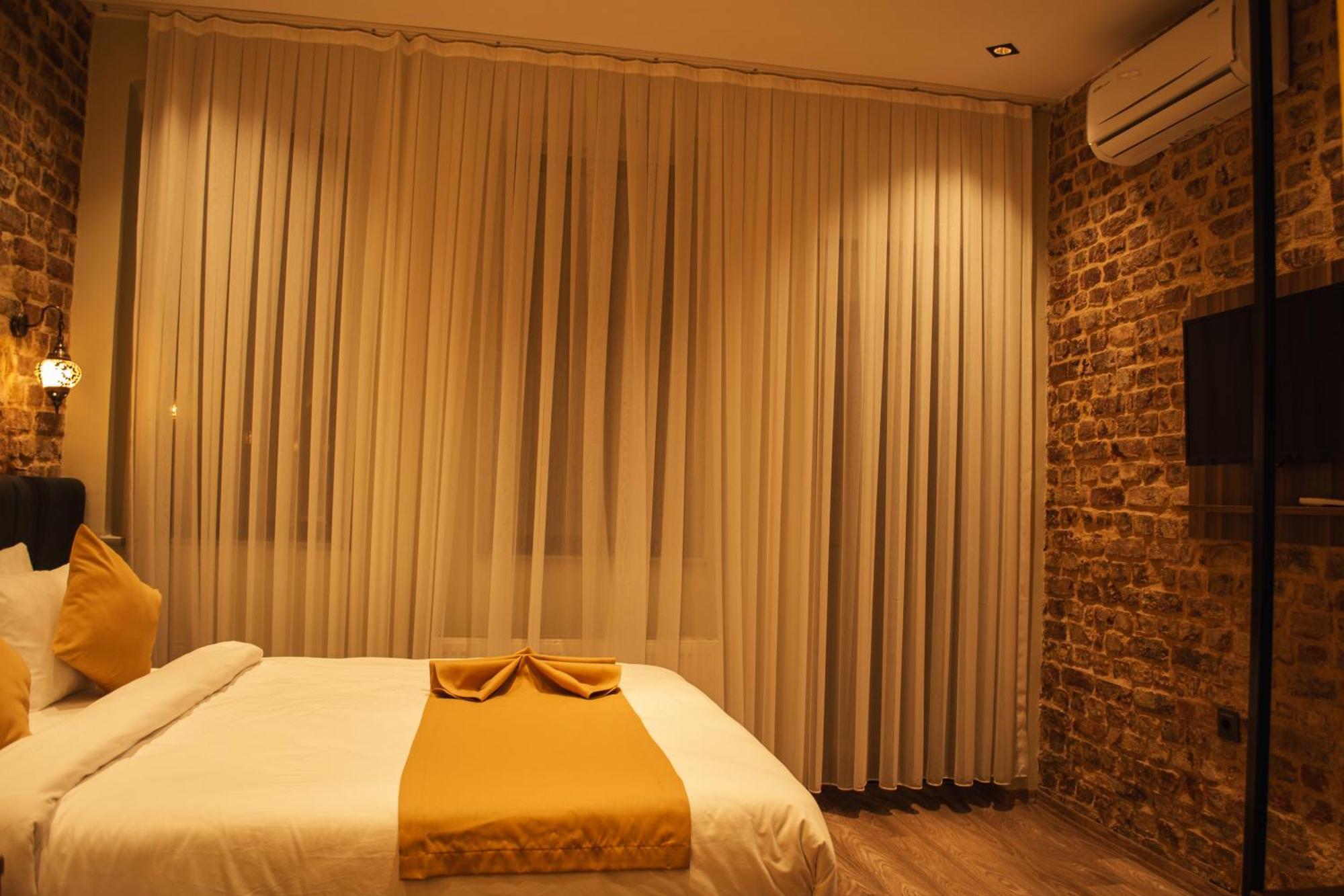 Galata Calm Tale Hotel อิสตันบูล ภายนอก รูปภาพ